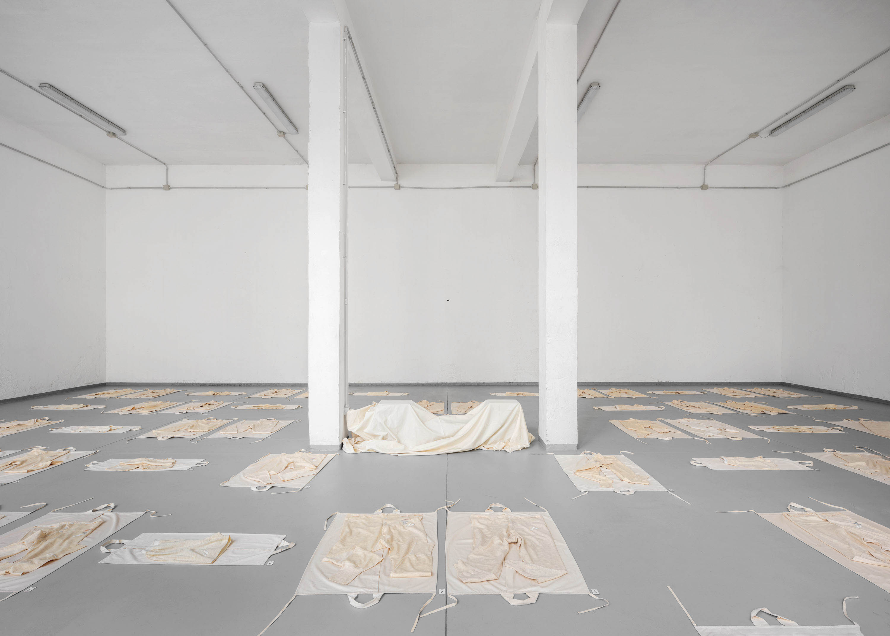 Urania Monochrome Edition