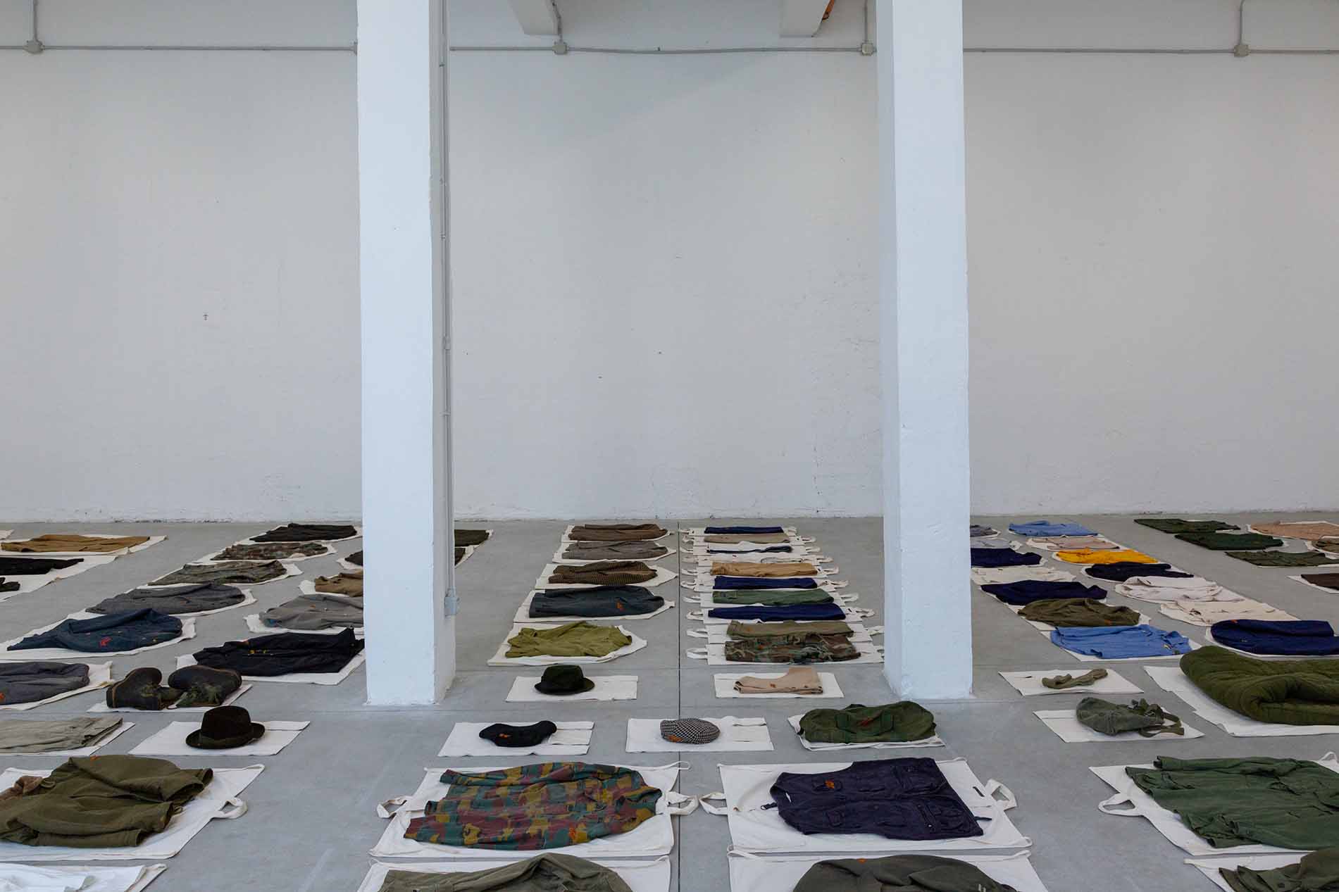 Urania Rusty Logo No-Brand 3